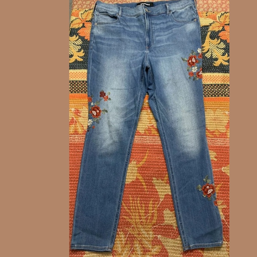 Express Rose Embroidered Stretch High Rise Jeans - Picture 3 of 8